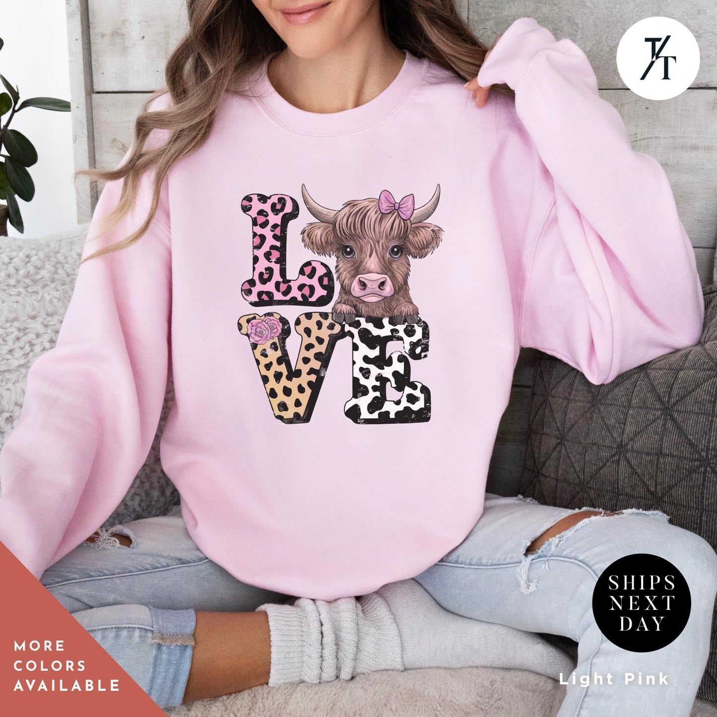 Highland Cow Sweatshirt: Valentine’s Love Sweater for Cow Lovers, Cozy Western Country Shirt, Perfect Valentine’s Gift