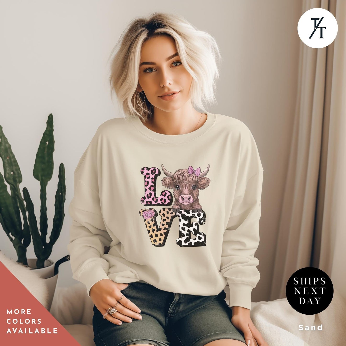 Highland Cow Sweatshirt: Valentine’s Love Sweater for Cow Lovers, Cozy Western Country Shirt, Perfect Valentine’s Gift